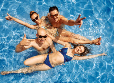 5 Important Reasons To Hire A Pool Service Professional